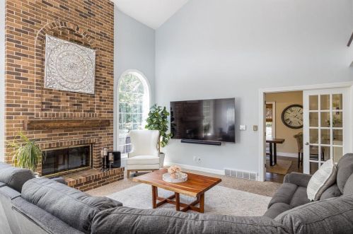 38 Deneveu Cir, Fond Du Lac WI  54935-5457 exterior