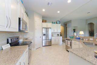 10539 Yorkstone Dr, Bonita Springs FL  34135-5184 exterior