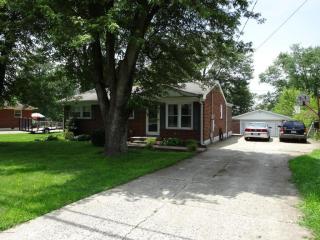 9616 Maple Rd, Louisville, KY 40229-1506