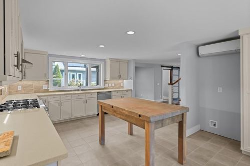 26 Pine Tree Rd, Coventry RI 02816-7001 exterior