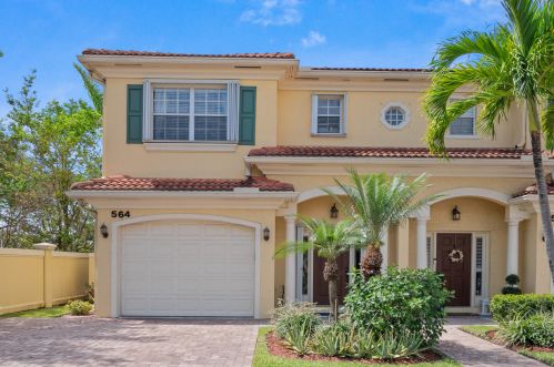 564 Marbella Dr, West Palm Beach, FL 33403