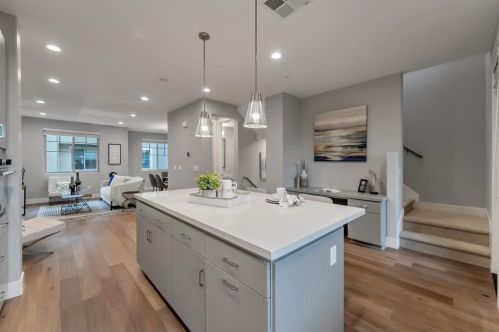 267 Fairchild Dr, Mountain View CA  94043-2086 exterior
