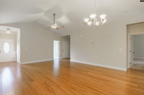 272 Tufton Ct, Cayce-West Columbia SC  29033-2752 exterior