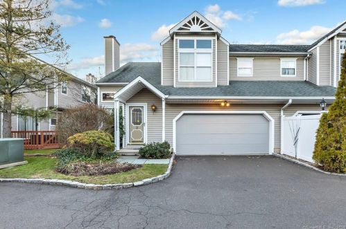 162 Colonial Rd, Stamford, CT 06906-1639