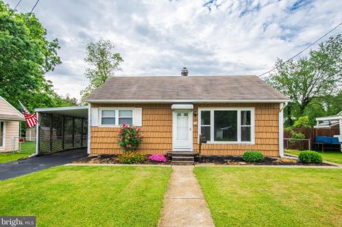 218 Cumberland Dr, Camp Hill, PA 17011-6672