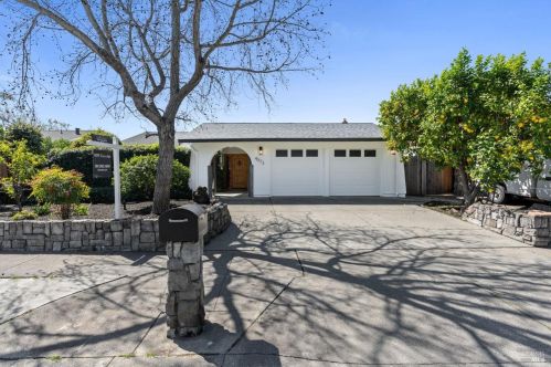 4073 Maher St, Fairfield, CA 94558-2242