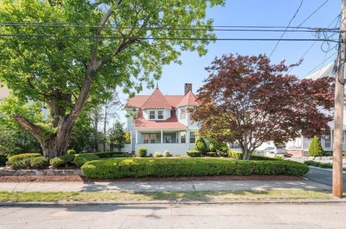 177 Arnold Ave, Providence, RI 02905-3835