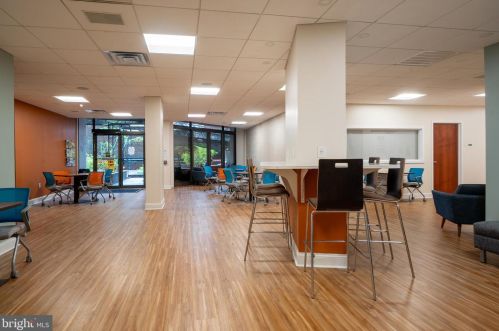 1420 Locust St, Philadelphia PA  19102-4201 exterior