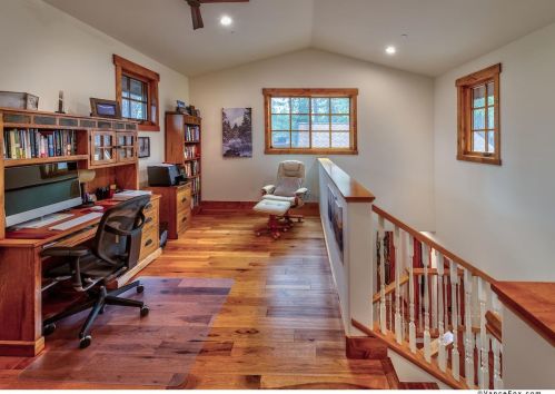 11082 Meek Ct, Truckee CA  96161-2979 exterior