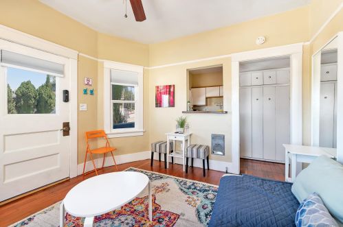 2129 B St, San Diego CA 92102-1848 exterior