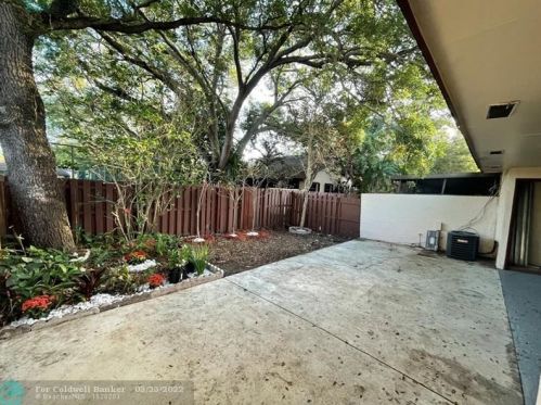 9667 15 Ct, Hollywood FL 33024-4429 exterior