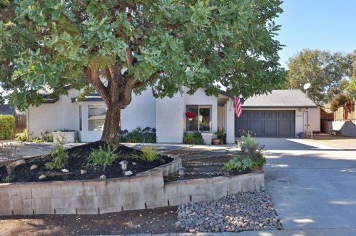 10246 Los Nopalitos, Lakeside, CA 92040-2201