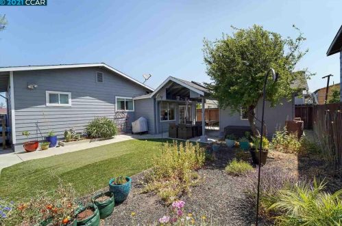 2854 Mcbryde Ave, Richmond CA  94804-1247 exterior