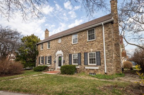 1600 Olive St, Milwaukee, WI 53211-1915