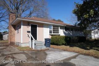 911 Barn St, Jacksonville NC  28540-4922 exterior