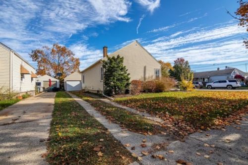 7735 20th Ave, Kenosha WI  53143-5816 exterior