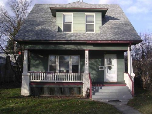 1924 Indiana Ave, Spokane WA  99205-4141 exterior