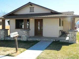 406 Line St, Bishop, CA 93514-3506
