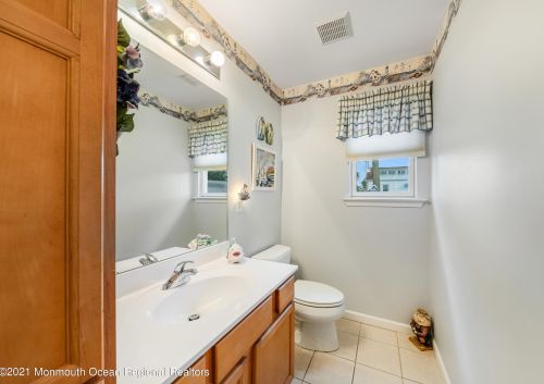 11 Vanard Dr, Bricktown NJ  08723-7426 exterior