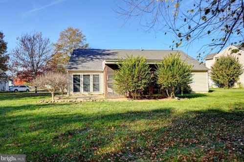 102 Falmouth Way, Dover DE  19904-5390 exterior