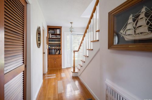 19 Marley Ln, East Hampton, NY 11937-2675