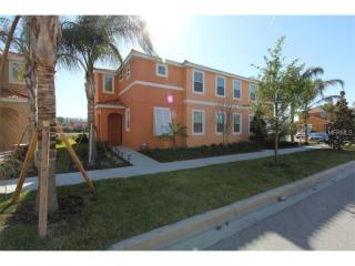 621 Las Fuentes Dr, Kissimmee, FL