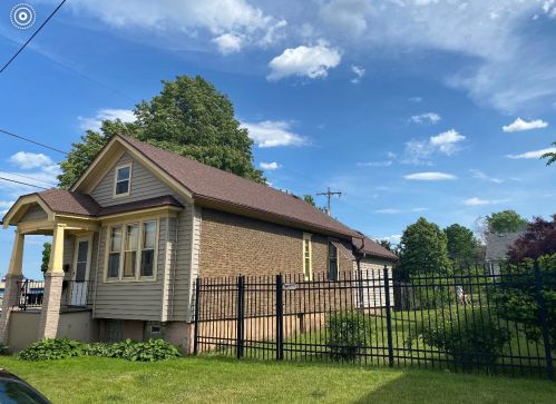 515 Rogers St, Milwaukee, WI 53204-3928
