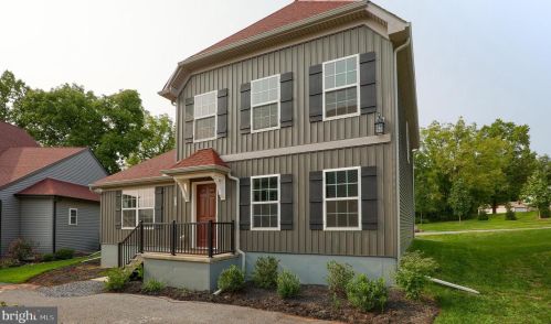 17 Rothenburg Way, Swartzville, PA 17569-7003