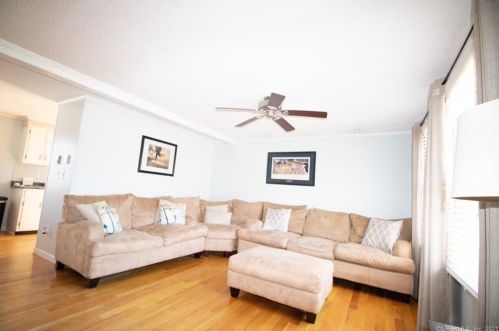 34 Lester St, United States Coast Guard Ac CT  06320-4327 exterior