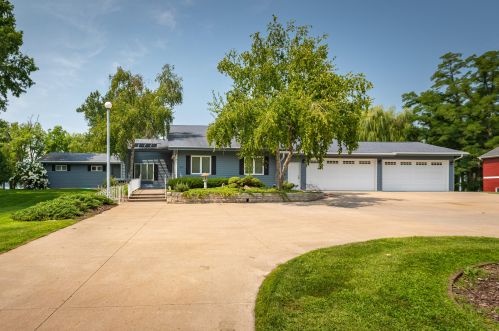 3533 Lakeshore Dr, La Crosse, WI 54603-1076