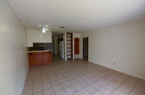 3913 Olive St, Bryan, TX 77801-3510
