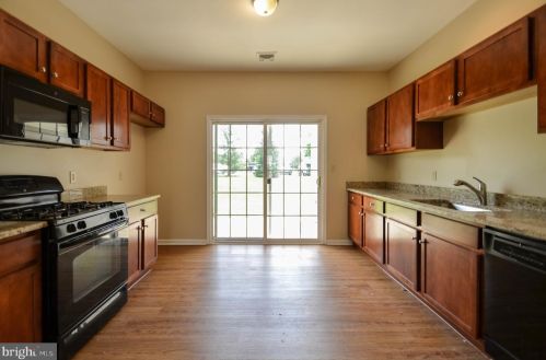 222 Huntington Ln, Easton PA  18040-8485 exterior