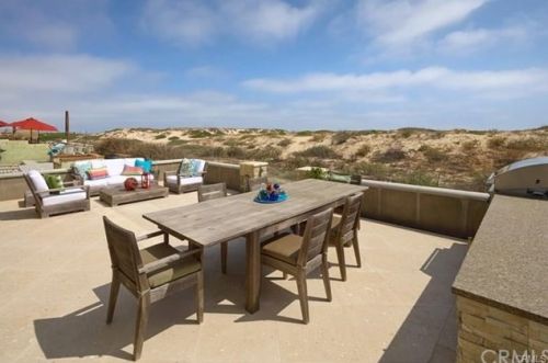 7304 Oceanfront, Newport Beach CA  92663-1727 exterior