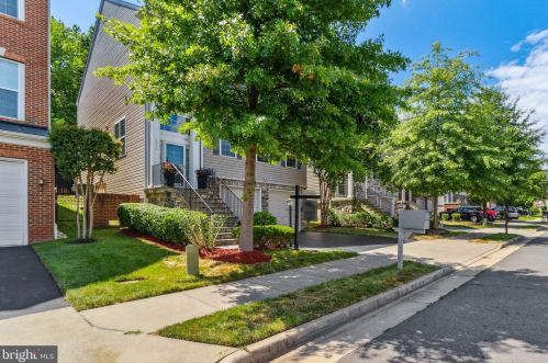 3309 Eagle Ridge Dr, Woodbridge, VA 22191-6536