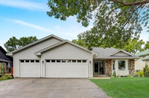 5025 River Wood Dr, Prior Lake, MN 55378-4605