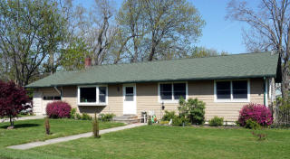 420 Cove Cir, Greenport, NY 11944-1873