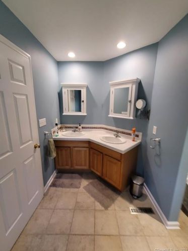 563 Cedar Mountain Rd, Litchfield CT  06787-2060 exterior