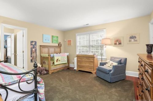 77 Tackora Trl, Ridgefield CT  06877-3028 exterior