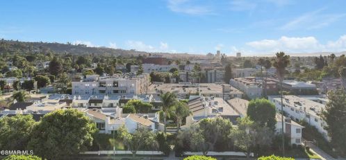 4321 Matilija Ave, Van Nuys CA  91423-3659 exterior