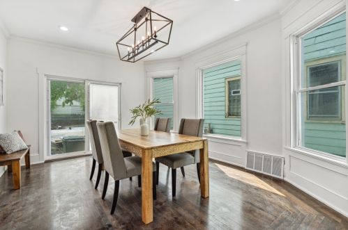 2750 Murray Ave, Milwaukee WI  53211-3645 exterior