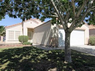 837 Angelus Oaks Dr, Henderson, NV 89011-1857