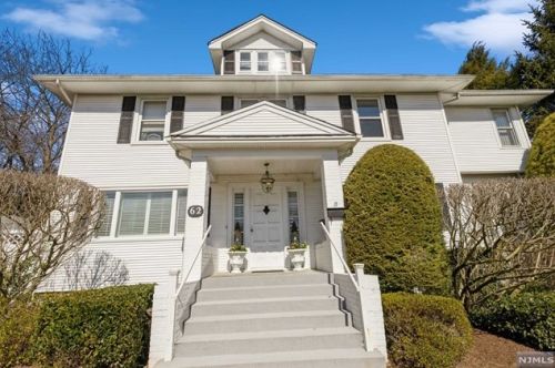 62 Conklin Pl, Dumont, NJ 07628-3207