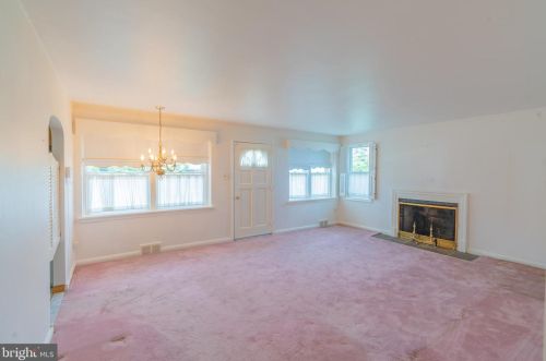 115 Locust St, Newtown Square PA  19073-3329 exterior