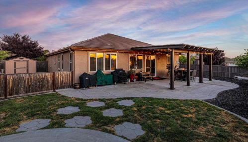 205 Tillman Ct, Folsom CA  95762-9571 exterior