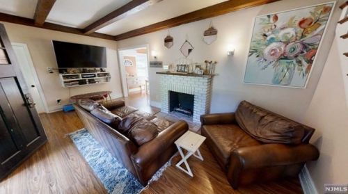 687 Oradell Ave, Oradell, NJ 07649-2017
