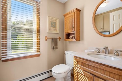 10 Wedgewood Ln, Wapping CT 06074-1580 exterior