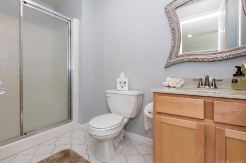 34 Mudry Farm Rd, Brookfield Center CT  06804-3542 exterior