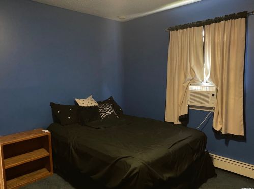 57 22nd St, Wheatley Heights NY  11798-2101 exterior