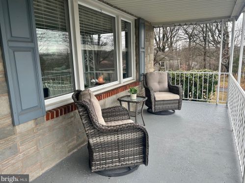 6897 Elk St, Harrisburg, PA 17111-4543