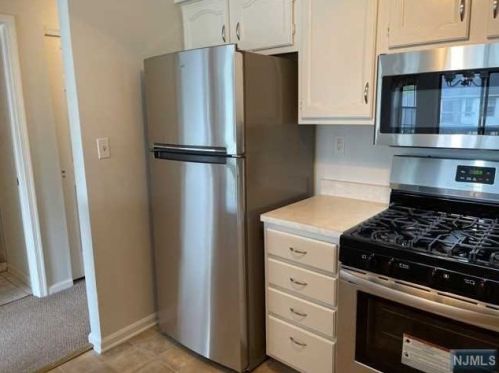 93 Konight Ct, Mahwah NJ  07430-2959 exterior